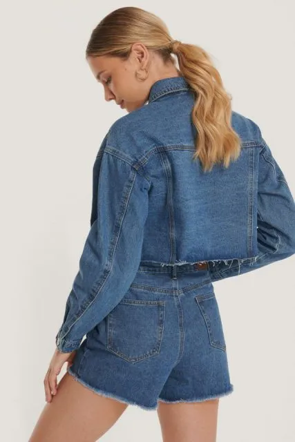 Kurtka jeansowa, denimowy must-have na lato